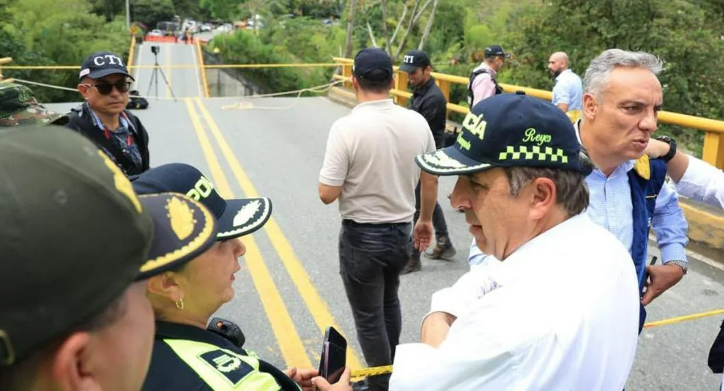 Más del 40 % de los puentes en Colombia necesitan revisión, según el ministro de Transporte, Guillermo Reyes, que indicó que serán intervenidos. 