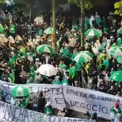 Los del Sur, barra de Atlético Nacional, dice que directivos afectan a jugadores