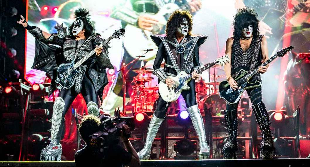 Foto de Kiss, en nota de Bogotá hoy: pillan a miembros de esa banda en San Andresito y tienen sorpresiva reacción (video)