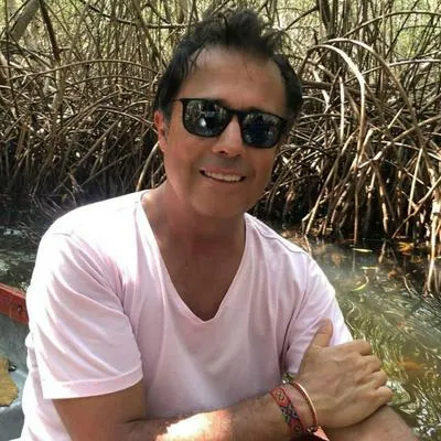 Foto de César Augusto Londoño, a propósito de críticas en contra de barras bravas de Nacional en Twitter