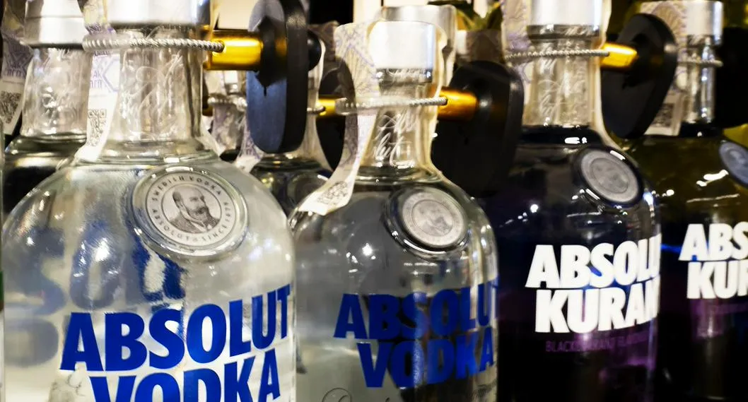 La empresa encargada de enviar la bebida Absolut a Rusia tomó la decisión de dejar de exportar de manera permanente; las razones y más detalles. 