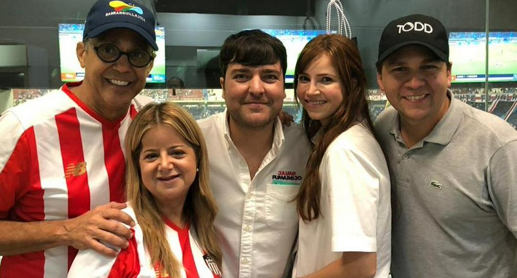 Jaime Pumarejo, alcalde de Barranquilla (centro), dijo que Atlético Nacional es hijo de Junior, luego de prestarle al club de Medellín el estadio Metropolitano para su juego de Copa Libertadores