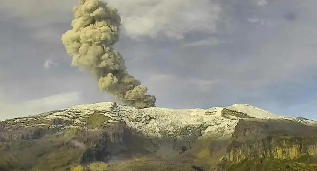 Volcán Nevado del Ruiz: sigue la caída de ceniza y las anomalías térmicas