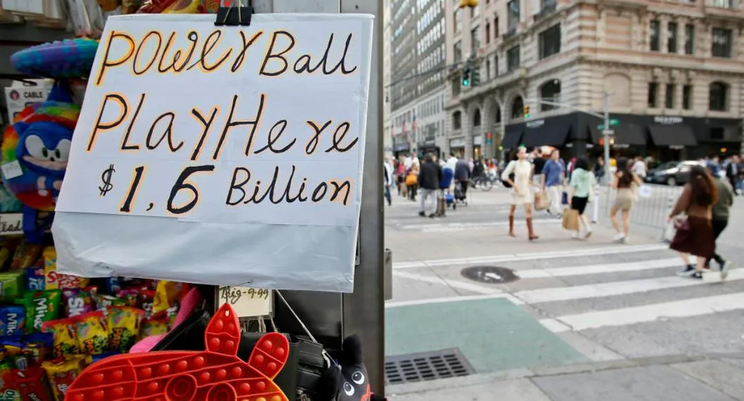 Foto de letrero de Powerball, a propósito que ganador de 1,5 millones de dólares no aparece en EE. UU.