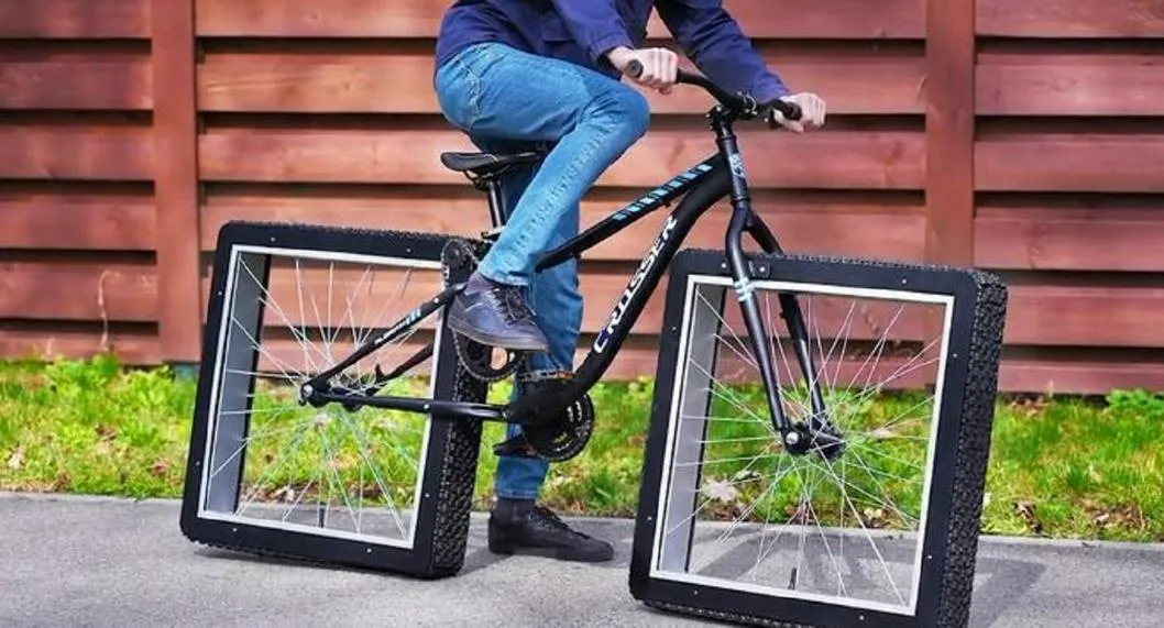 Youtubers 'The Q' crearon bicicleta de ruedas cuadradas que se mueve de manera bastante particular