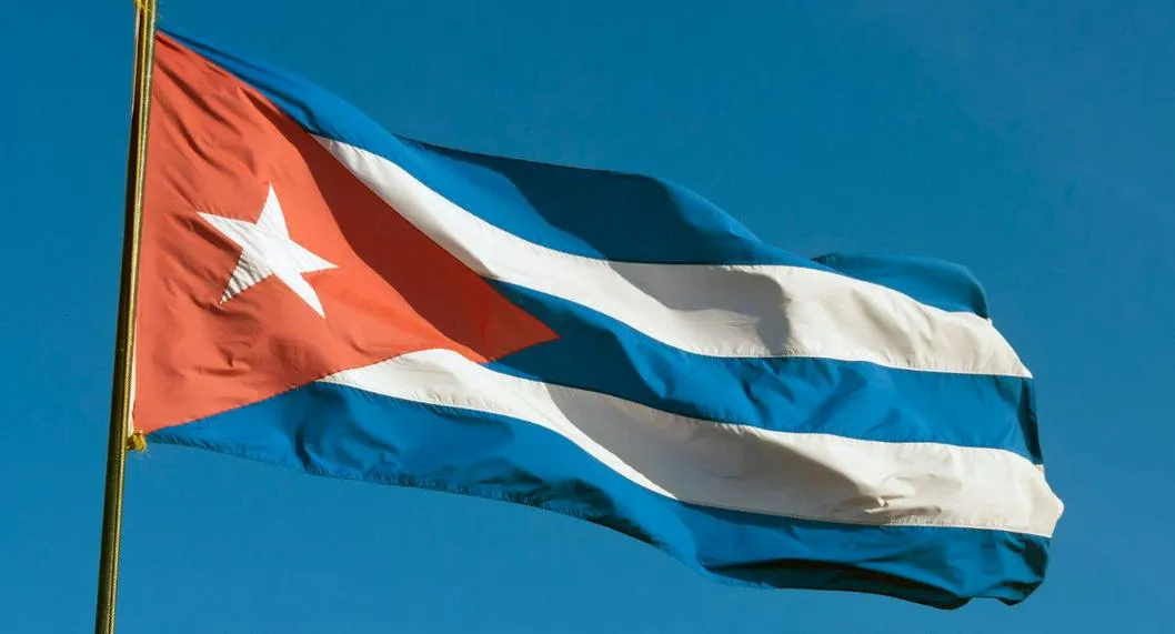 Bandera de Cuba a propósito de cómo se vería sin la dictadura y sin el embargo.