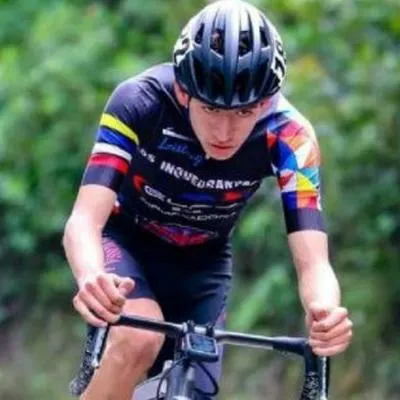 Ciclista colombiano murió en la Clásica de Anapoima cuando iba llegando a la meta se desmayó y después falleció. El evento quedó cancelado.
