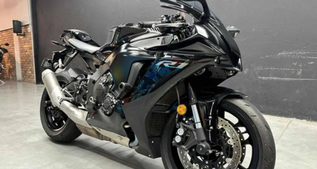 Motos como la Yamaha R1, Suzuki GSX-R1000 y Honda CBR1000RR aparen en el listado de las mejores motos de alto cilindraje en Colombia, según la IA.