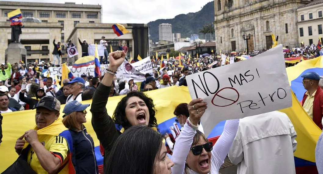 Marchas en Bogotá, en nota sobre protestas contra Petro en la capital y más ciudades