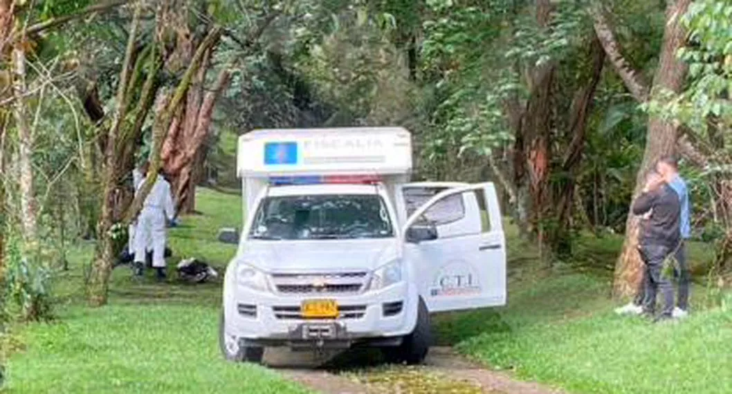 Sicarios asesinaron a pareja en frente de una finca; empleado los encontró