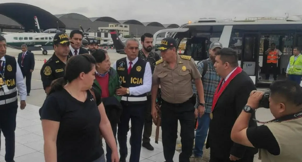 Expresidente de Perú Alejandro Toledo arribó a Lima extraditado por EE.UU.