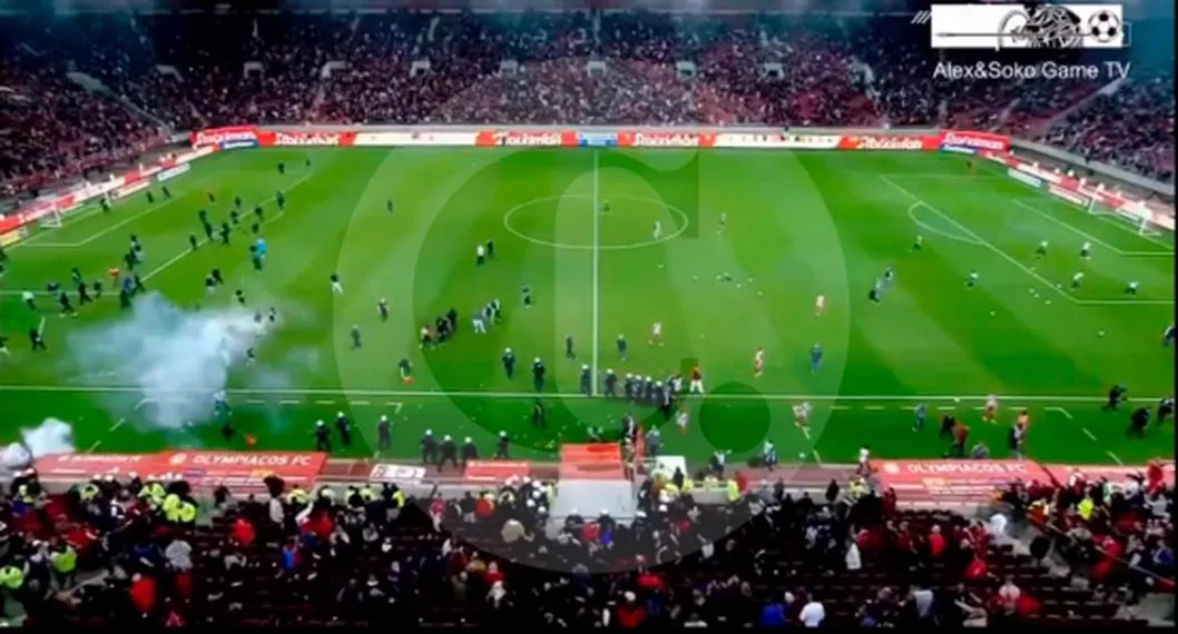 Hinchas de Olympiacos (James Rodríguez) causaron disturbios en estadio