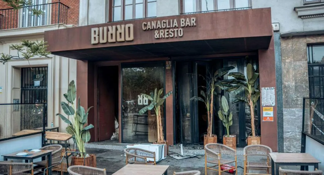 Foto de restaurante incendiado en Madrid, España