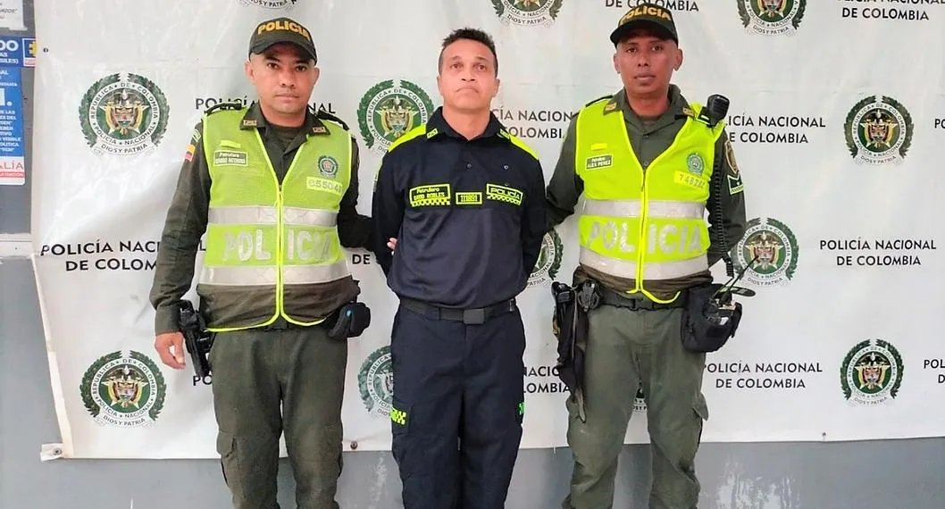 Capturan en Barranquilla a sujeto que usaba uniforme de la Policía Nacional