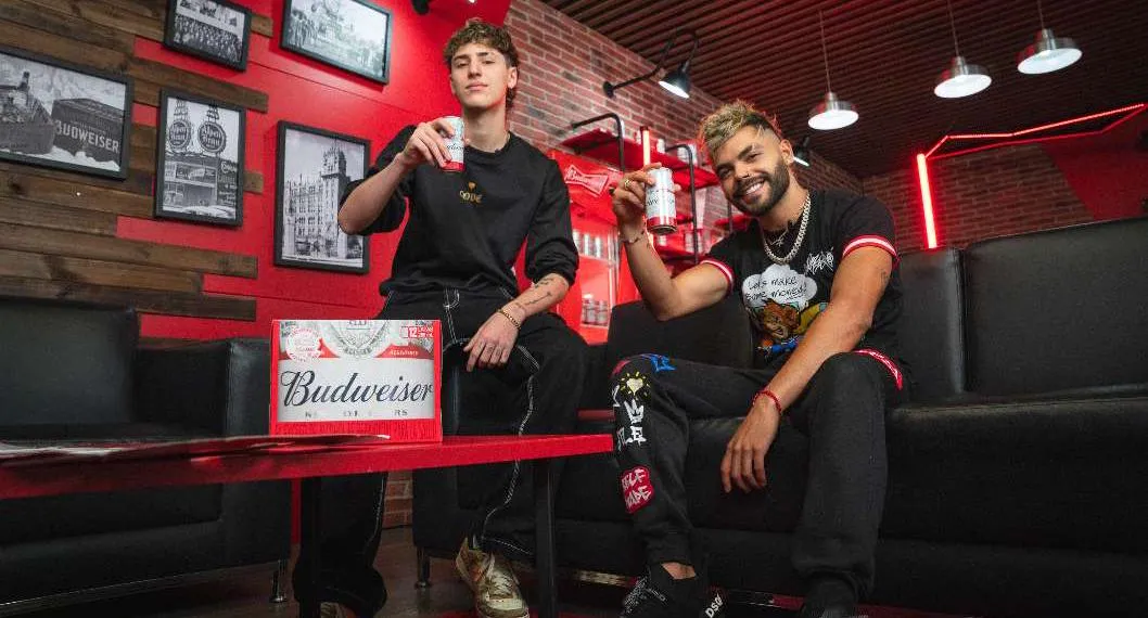 Foto de artistas colombianos, en nota de Budweiser cambiará 100.000 empaques para apoyar a artistas colombianos; Budweiser Colombia cambiará 100.000 empaques para apoyar a artistas emergentes; Nath, Kapo, Benú y Sai 