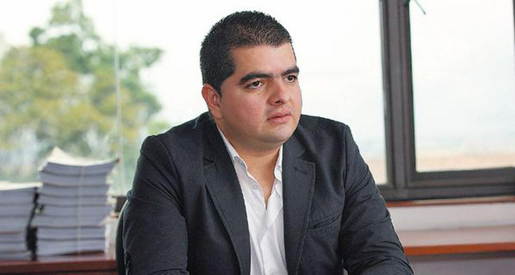 Fiscalía pidió cerrar caso contra precandidato a Gobernación de Antioquia, Julián Bedoya, quien es investigado por su título de abogado.