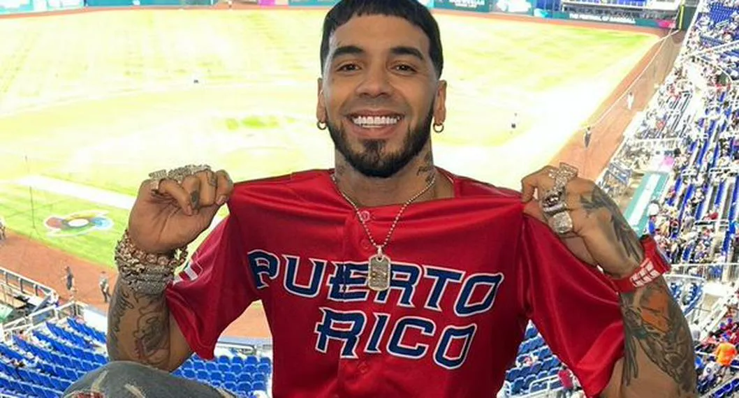 Anuel AA, ex de Karol G y Yailin, se hizo pedicure y fue criticado