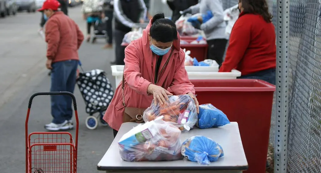 En California, Estados Unidos, hay una red de bancos de comida gratis para los que más lo necesitan; dónde quedan y cuáles son.