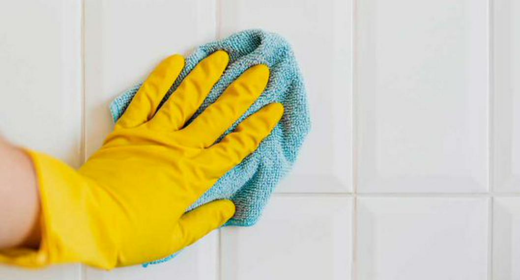 4 ingredientes caseros para eliminar manchas difíciles de la ducha y el baño 