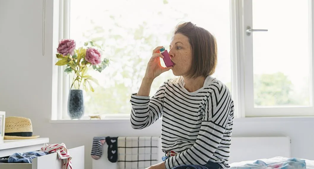 Foto de una persona con asma, a propósito del Día mundial del Asma