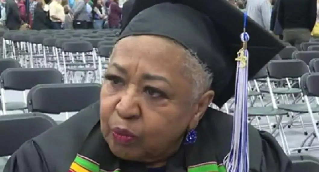 Mujer consiguió su título universitario a los 81 años pese a sufrir de cáncer y de un derrame cerebral.