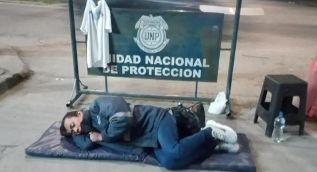 Lideresa social lleva dos días en huelga de hambre frente a la UNP, en Bogotá