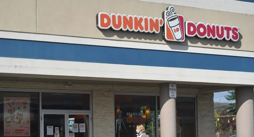 Dunkin' Donuts pondrá su punto de ventas número 200 en Colombia y reveló cuánto cuesta tener uno.Dunkin Donuts / Baskin Robbins has been bought by Inspire brands which own Buffalo Wild Wings and Arby's. (Photo by Aimee Dilger/SOPA Images/LightRocket via Getty Images)