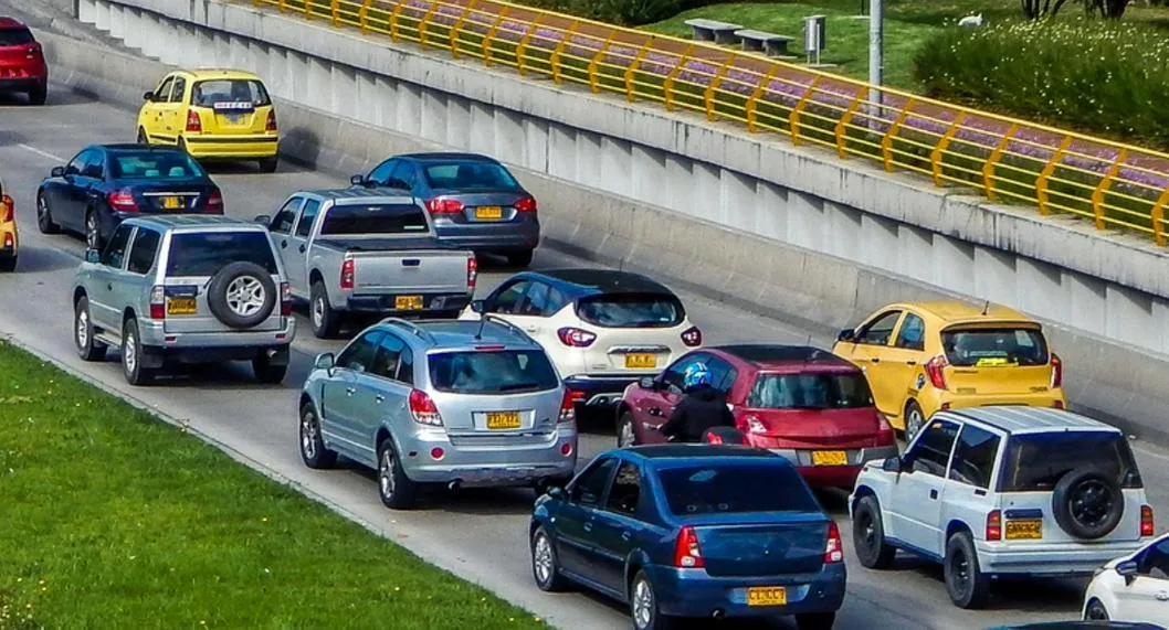 Negocio con carros (muy común) está creciendo en Colombia pese a la crisis del sector