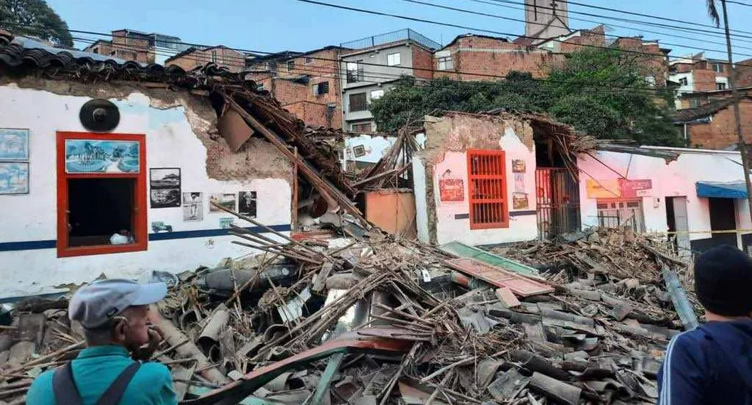 Foto de colapso de vivienda, en nota de que Medellín hoy: colapso en casa dejó 11 personas atrapadas en barrio Miraflores