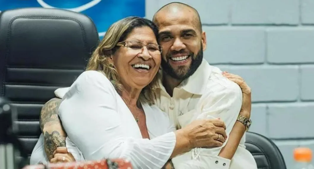 Lucía Alves, madre de Dani Alves, le envió un saludo por su cumpleaños número 40 y aseguró que hay gente detrás del caso de presunto abuso.