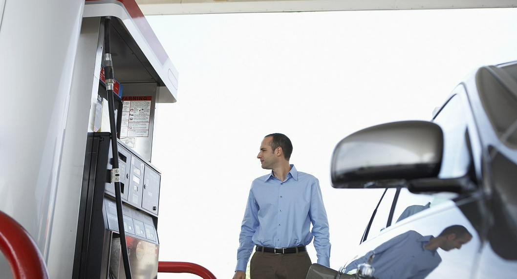 Precio de gasolina: en Colombia se frenaría el alza, dice ministra