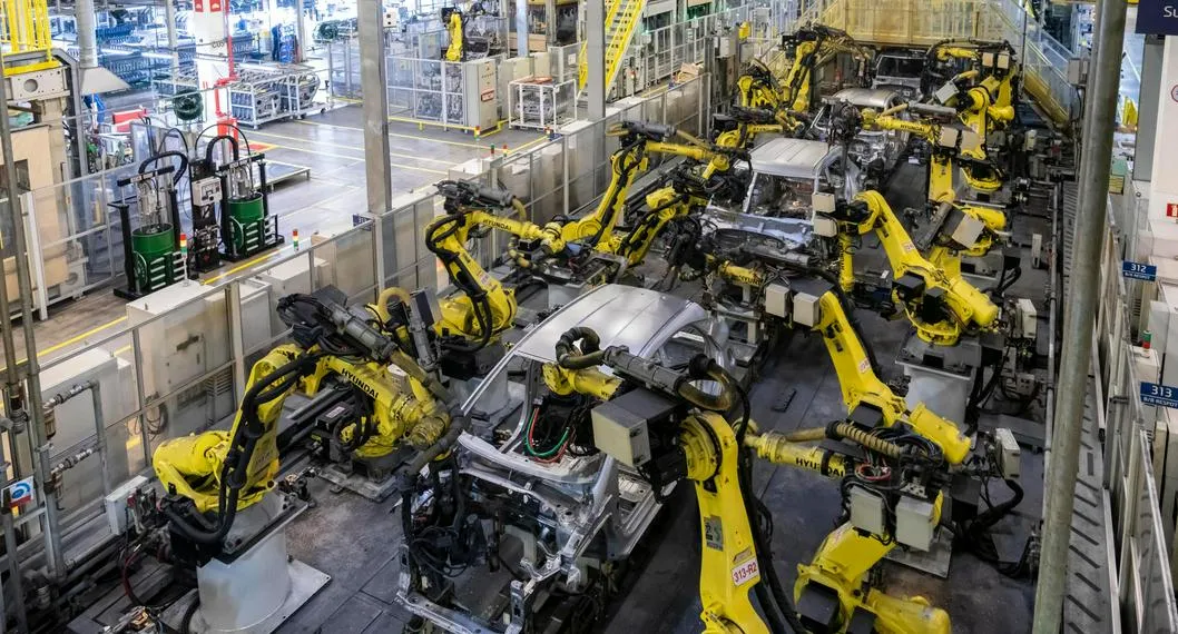 Conozca cómo hacen 20 carros por hora en una planta en Brasil, con piezas que viajan desde Corea del Sur. Así es todo el proceso.