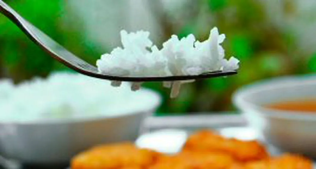 Foto de arroz, a propósito de si comer arroz engorda