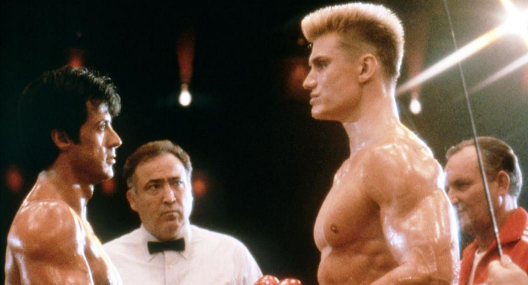 Dolph Lundgren, como Iván Drago, junto a Silvester Stallone, en 'Rocky IV'.