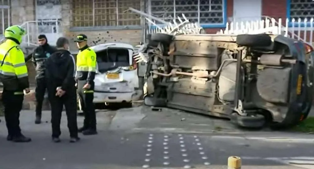 Foto de camioneta volcada, en nota de Bogotá hoy: robo a banco en Teusaquillo acabó en accidente de tránsito (video)