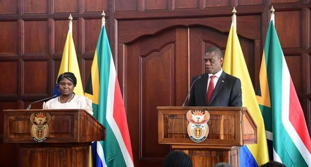 Francia Márquez, vicepresidenta de Colombia, está en África y logró uno de sus primeros objetivos: Sudáfrica apoyará la "paz total" del Gobierno.