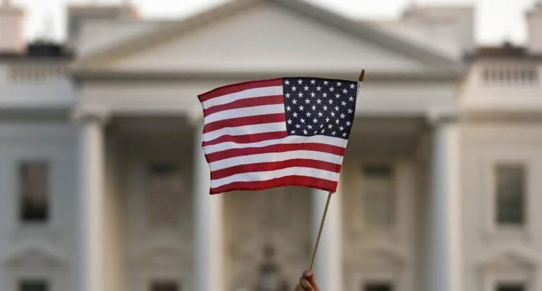 Una bandera de EE. UU, apropóstio del Crédito de vivienda en Estados Unidos