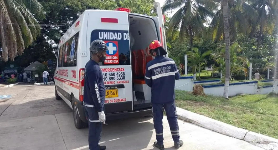 Murió niña que fue arrollada junto a su mamá por un carro de bomberos en Antioquia. La pequeña quedó tendida y gravemente herida. 