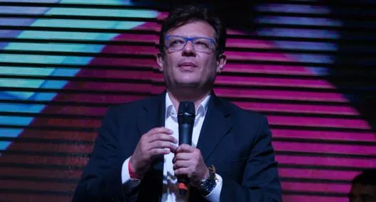 Hollman Morris fue designado como subgerente de RTVC y no será candidato a la Alcaldía de Bogotá, confirmó Mauricio Lizcano.
