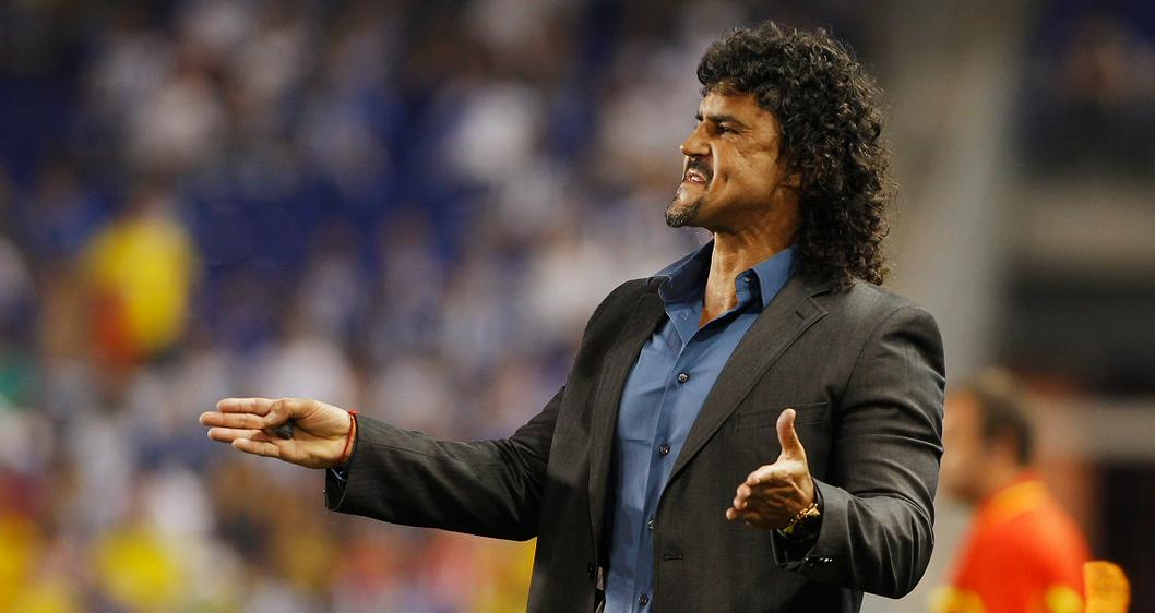 Independiente Medellín y Santa Fe estarían buscando a Leonel Álvarez, que renunció a su equipo en Perú.