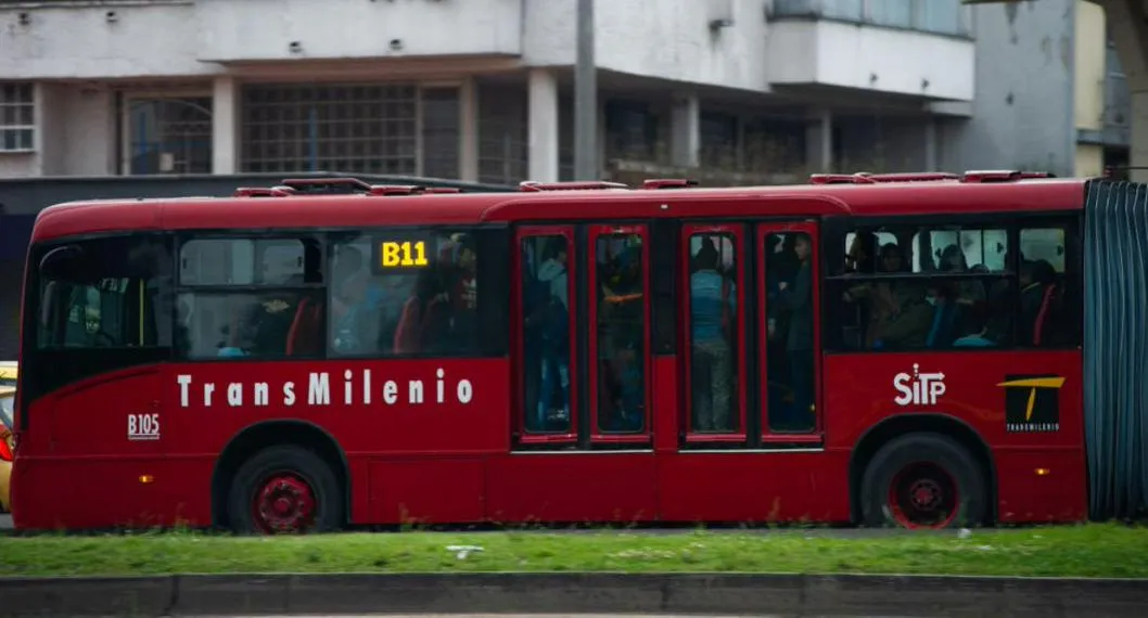 Foto de Transmilenio a propósito de robo con botellazo a ciclista en Bogotá