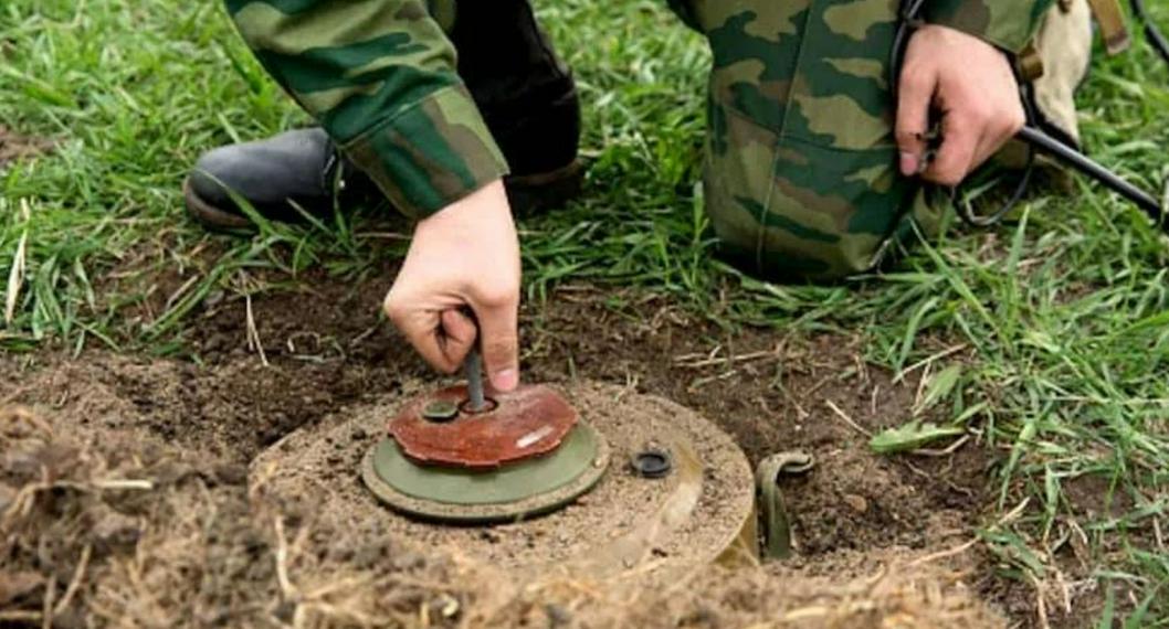Soldado con mina antipersona. En relación con casos en Chocó.