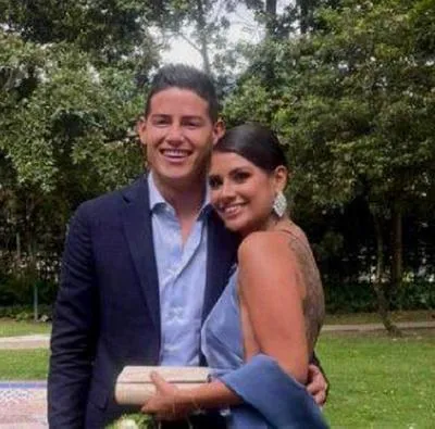 James Rodríguez estuvo en un matrimonio en Ibagué y fue fotografiado con Ani Torres, hija de famoso técnico deportivo. 