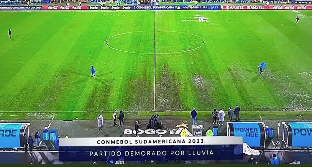 El Campín, con barro por lluvia; Millonarios y Santa Fe afectados en Sudamericana.