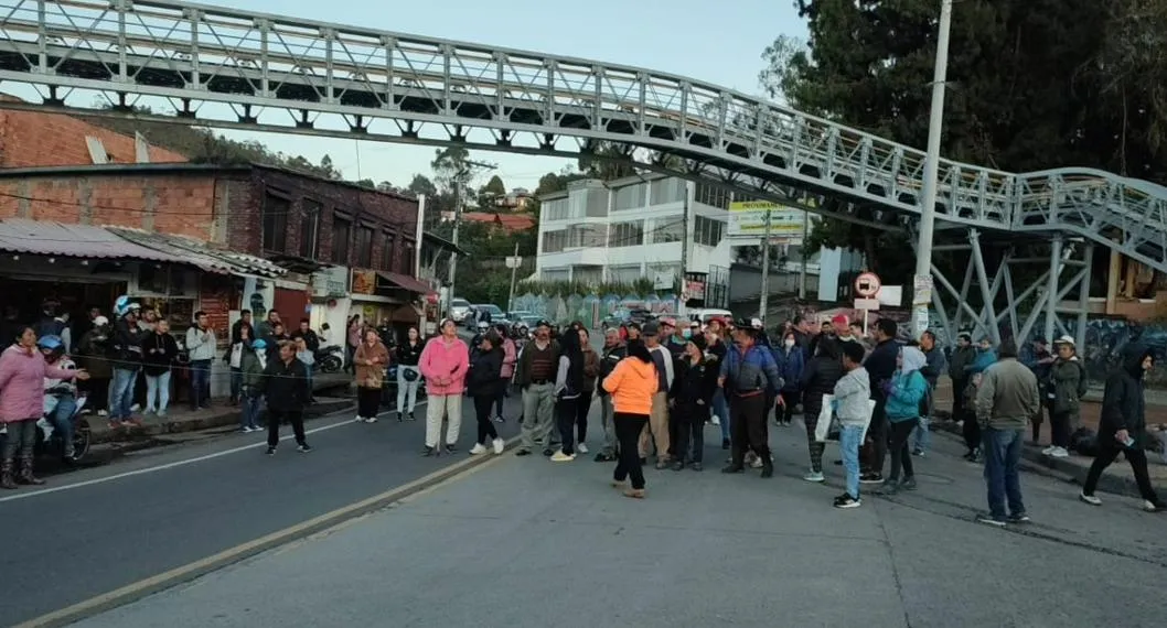 Caos en la vía Bogotá-La Calera por manifestaciones; regreso a casa se complica