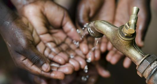 Falta de agua en comunidades pobres llevó a que en Chocó, Colombia, murieran 8 menores indígenas