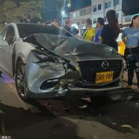 Accidente en la avenida Ambalá de Ibagué, donde cuatro carros chocaron por culpa de un borracho