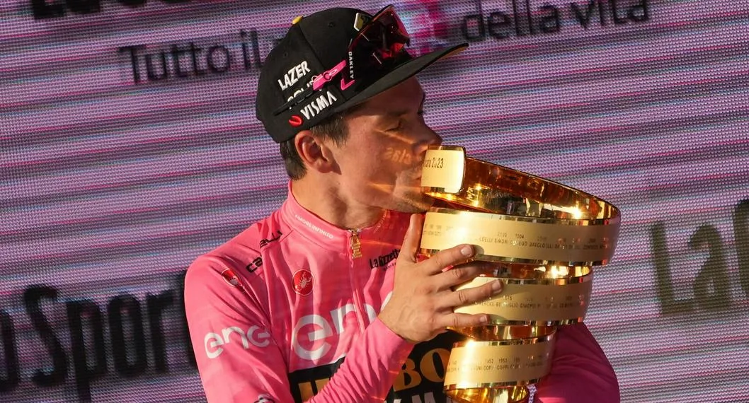 Mark Cavendish ganó la última etapa del Giro de Italia, que ganó Primoz Roglic.