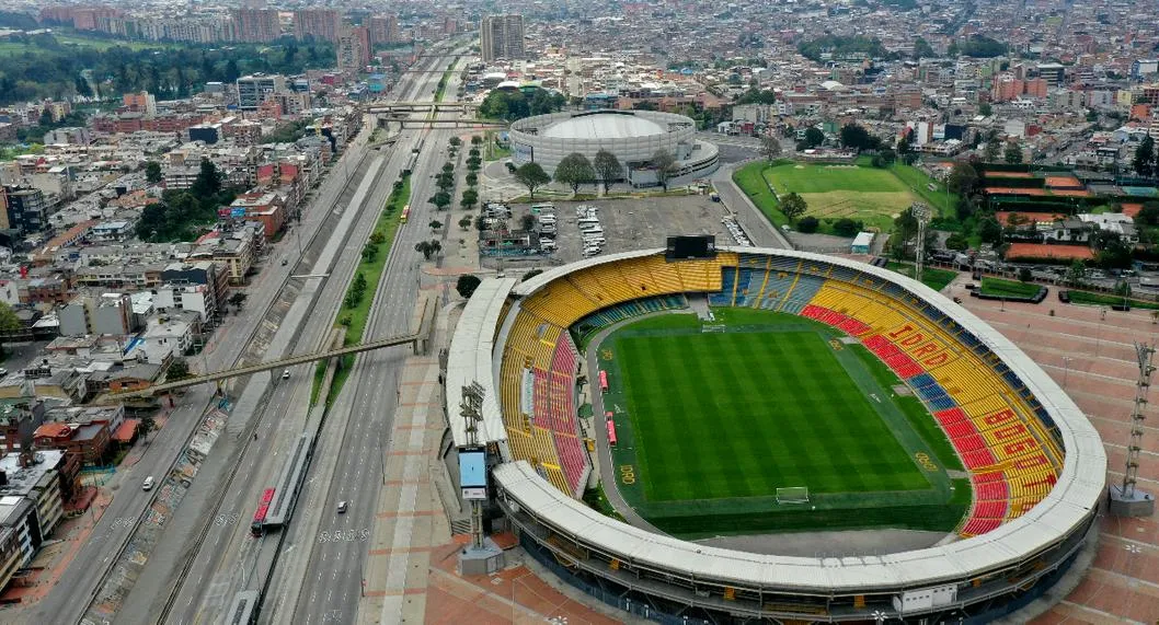 Balacera en Bogotá cerca del estadio El Campín. Se escucharon disparos que salieron desde un carro y las autoridades persiguieron al vehículo varios metros