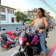Mujer se compró una moto nueva y la destrozó en menos de 5 segundos